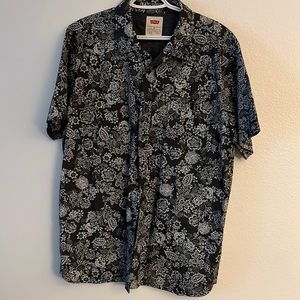 Levi’s men’s button down extra large